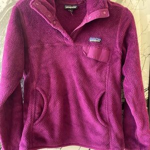 Patagonia fleece pull over. Small